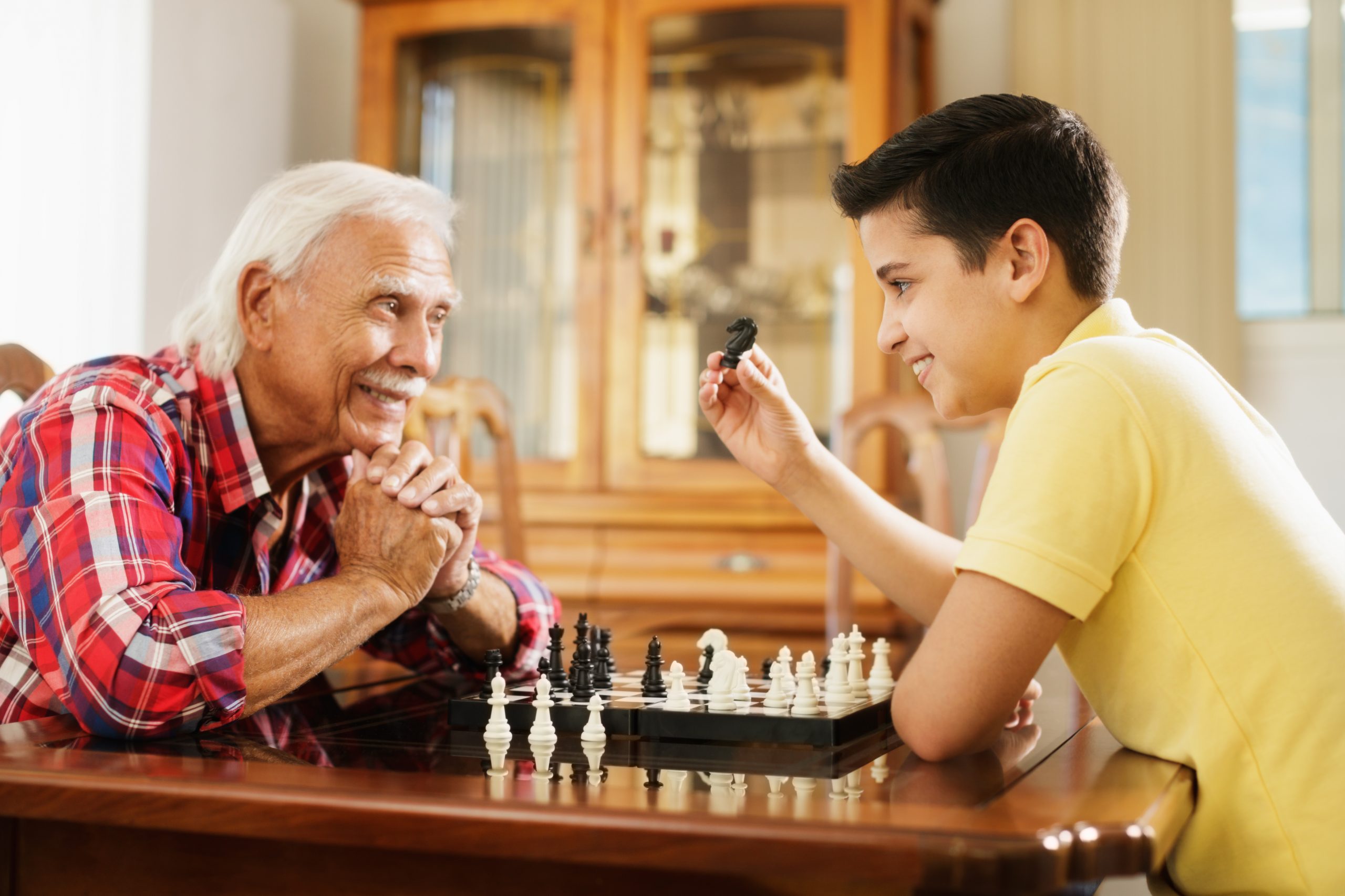 What Benefits Does Playing Chess Have For Seniors? - Discovery Village